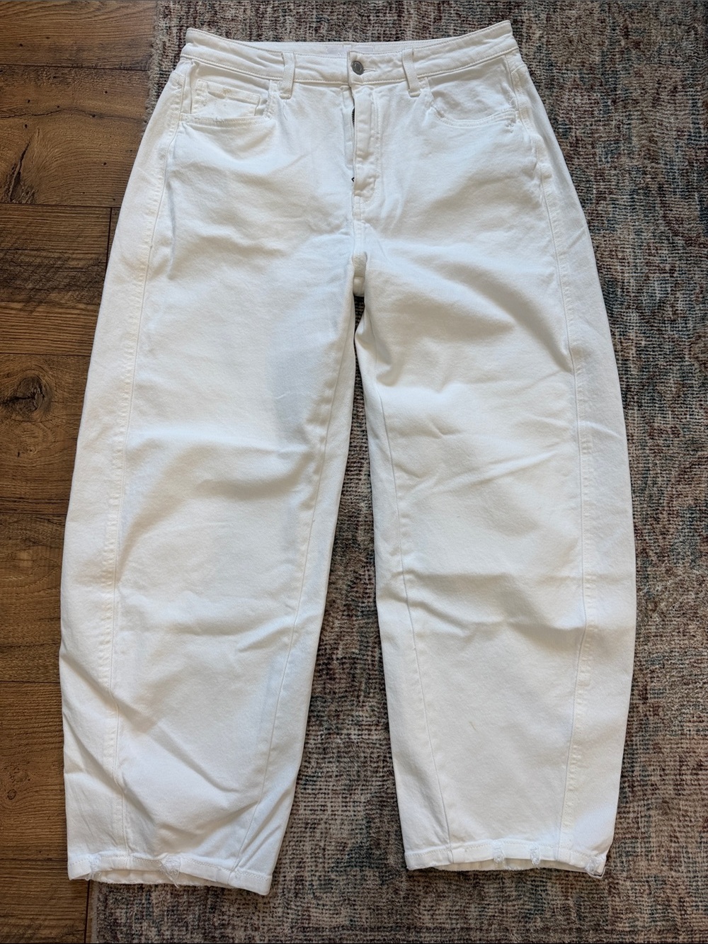 White Barrel Jeans